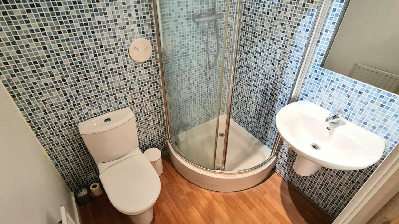 Lovely 3 Bedroom Apartment - Free Parking Edinburgh Bagian luar foto