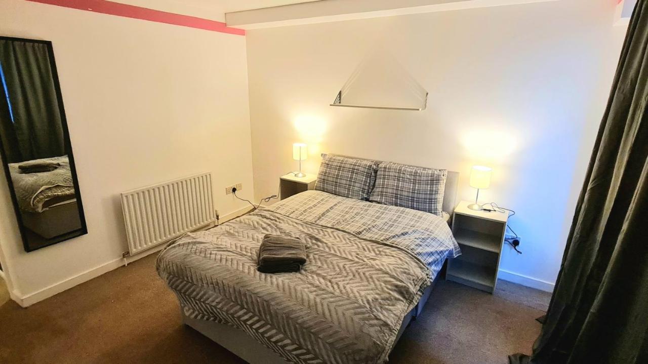 Lovely 3 Bedroom Apartment - Free Parking Edinburgh Bagian luar foto