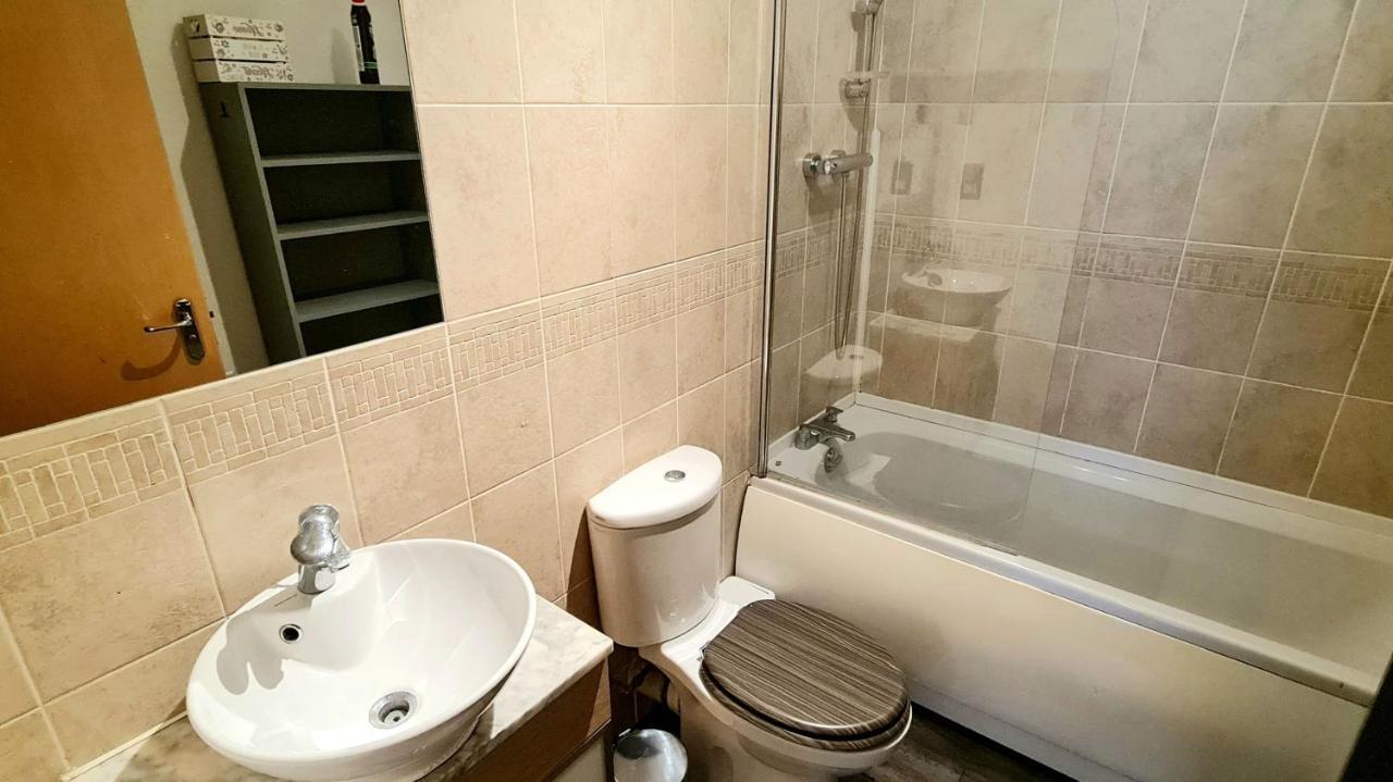 Lovely 3 Bedroom Apartment - Free Parking Edinburgh Bagian luar foto