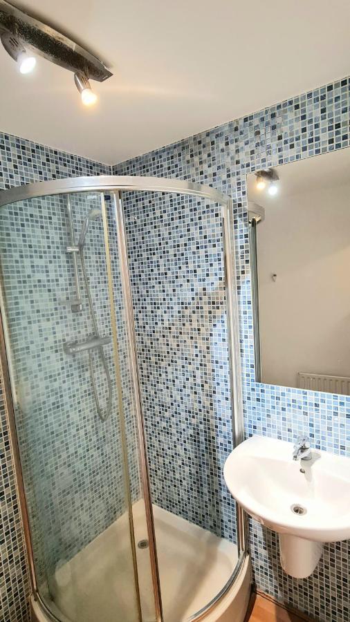 Lovely 3 Bedroom Apartment - Free Parking Edinburgh Bagian luar foto