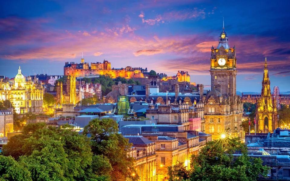 Lovely 3 Bedroom Apartment - Free Parking Edinburgh Bagian luar foto